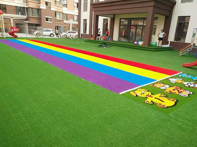 幼兒園草坪
